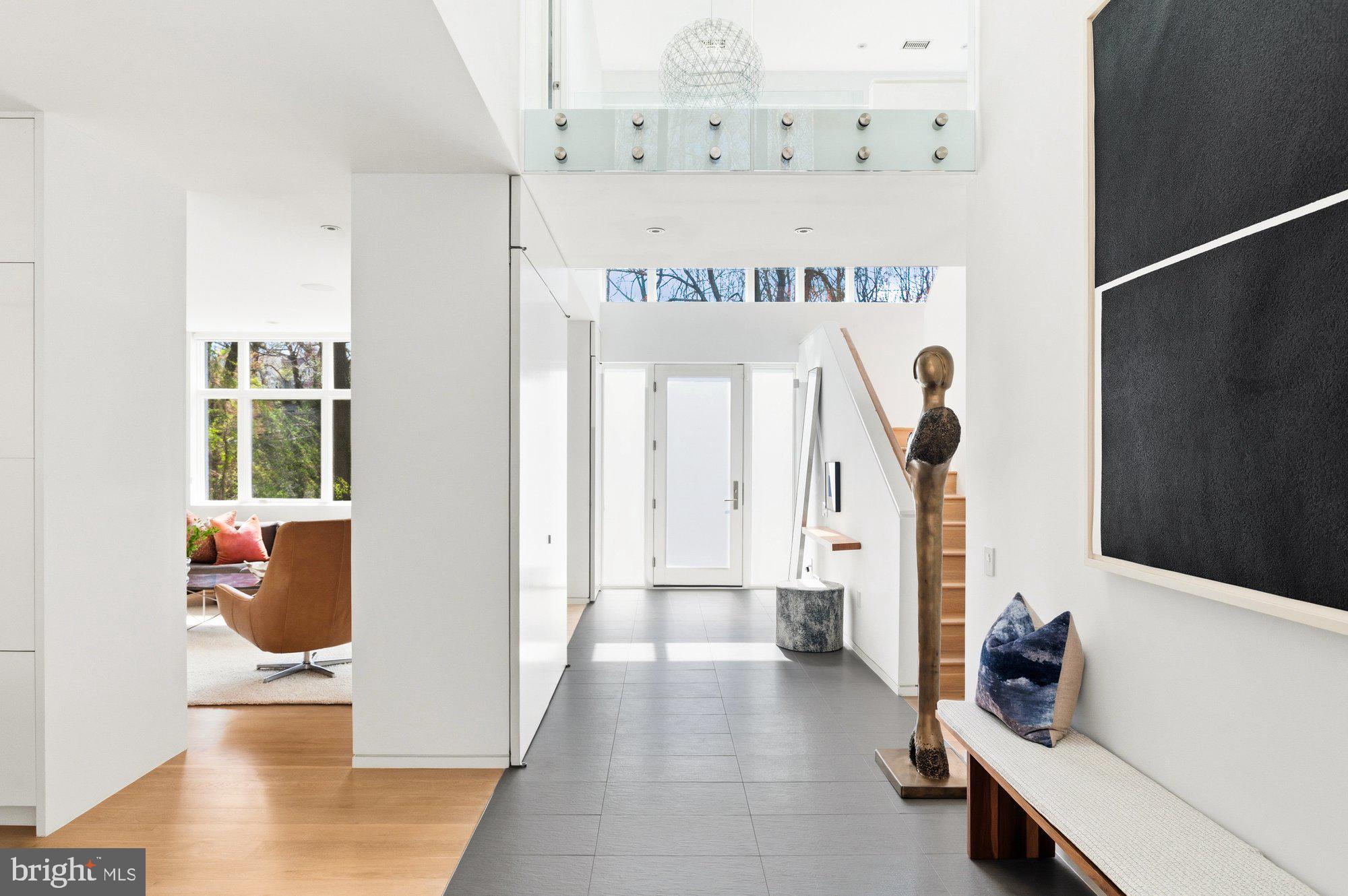 6016 Chesterbrook Road McLean, VA 22101 - Photo 2 of 11 Foyer