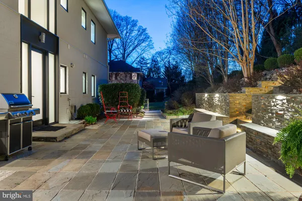 $2,150,000 | 6016 Chesterbrook Road, McLean, VA 22101