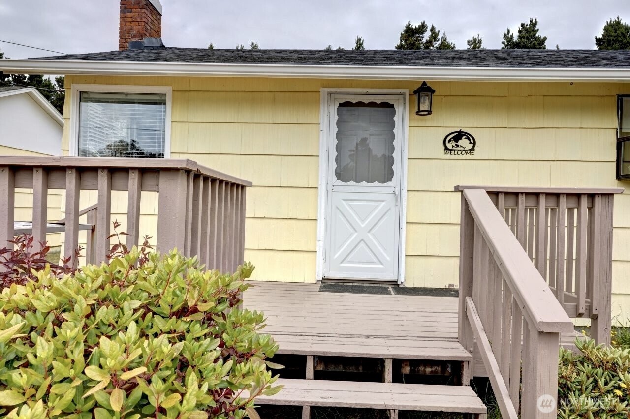 1215 199th Place Long Beach, WA 98631 - Photo 2 of 36