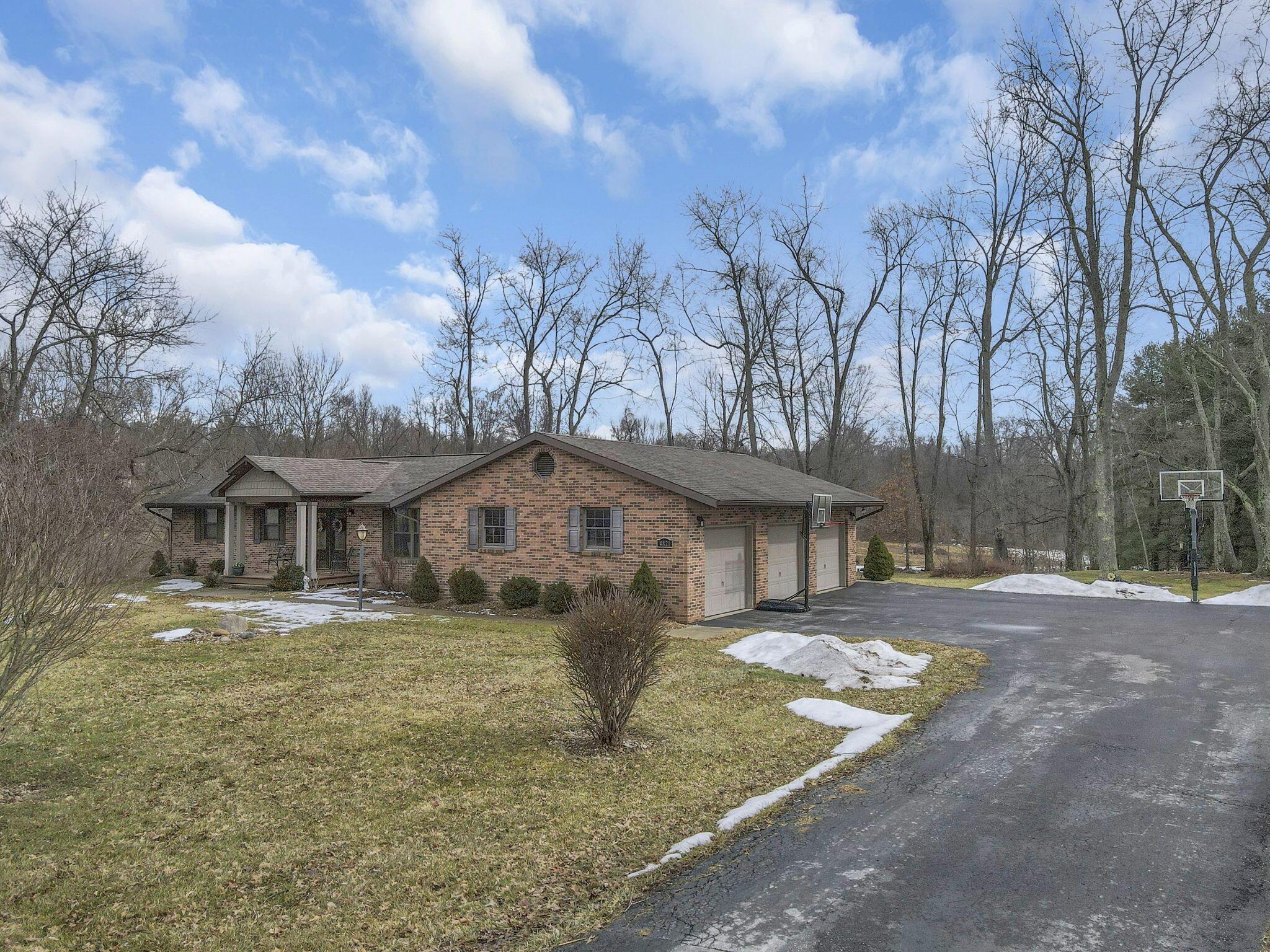 4821 Hazelton-Etna Road Southwest Pataskala, OH 43062 - Photo 5 of 93 Front of Home