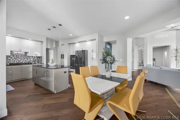 $1,896,000 | 118 Via Appia Drive, Sunrise Beach, MO 65079