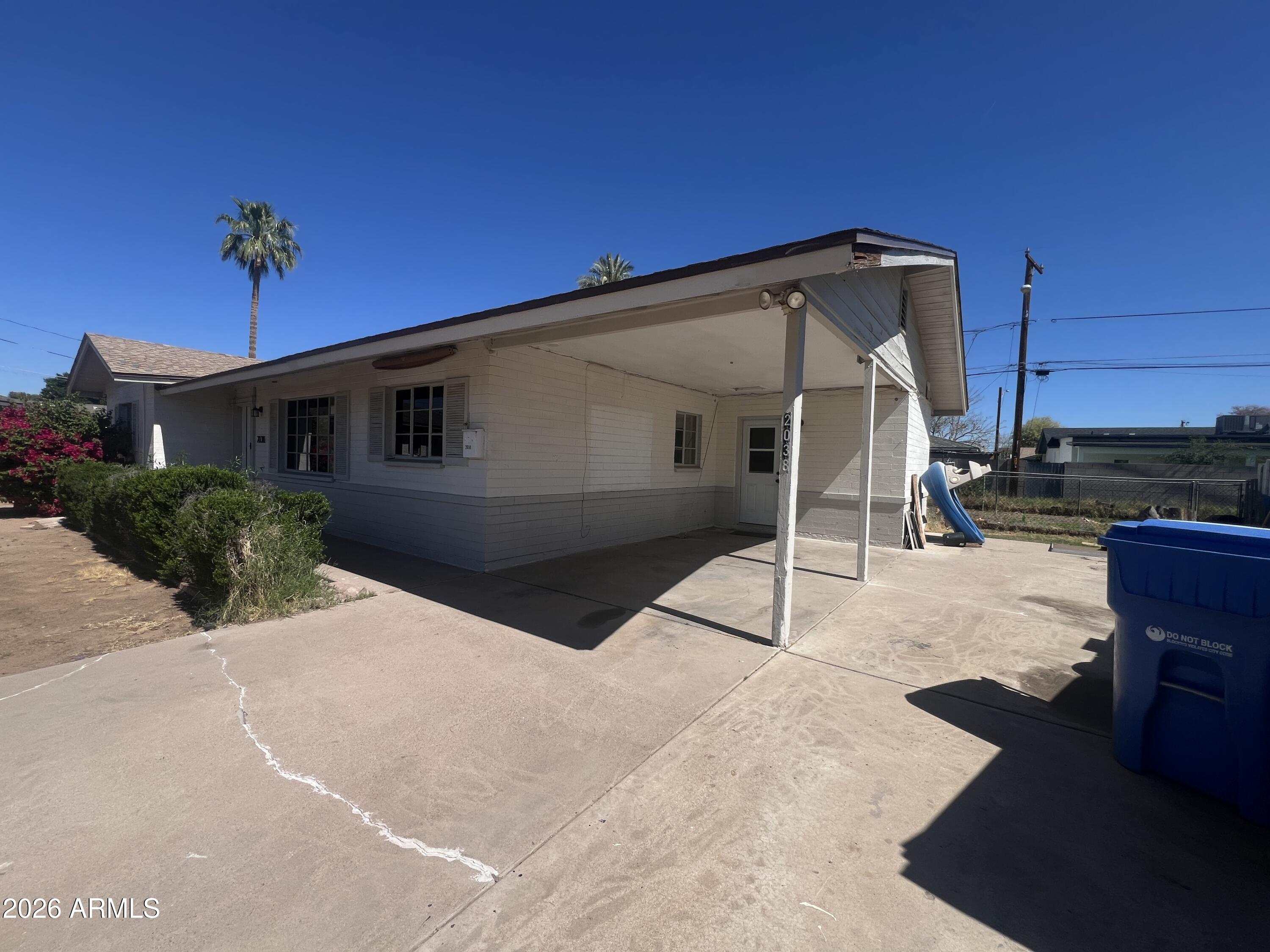 2038 East Cheery Lynn Road Phoenix, AZ 85016 - Photo 2 of 24 IMG_5849