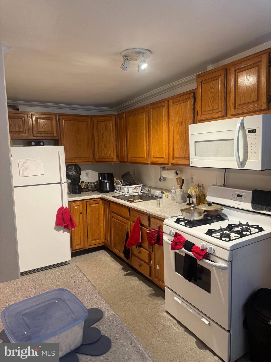 1210 Berkley Road Darby, PA 19023 - Photo 8 of 34