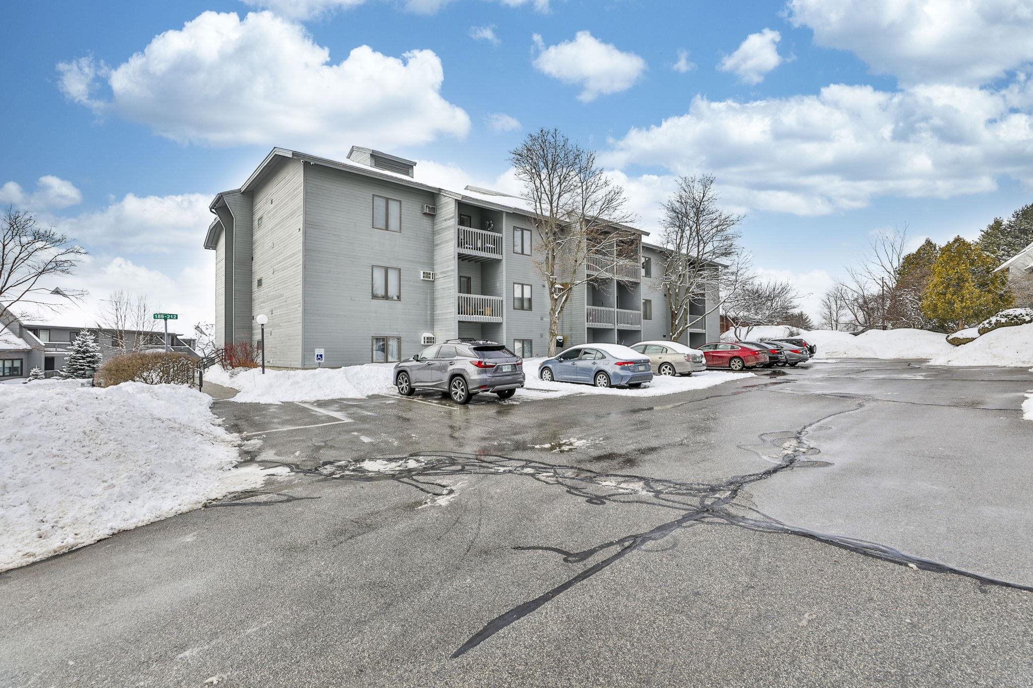 5 Tsienneto Road, Unit 194 Derry, NH 03038 - Photo 2 of 17