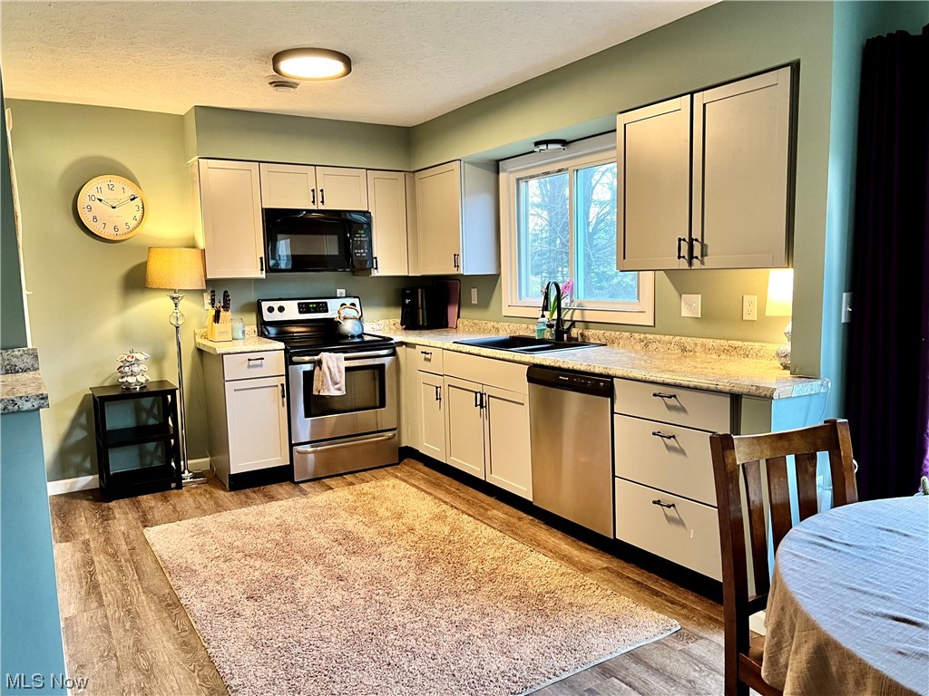 10592 Dewhurst Road Elyria, OH 44035 - Photo 9 of 17 Gallery Image 9