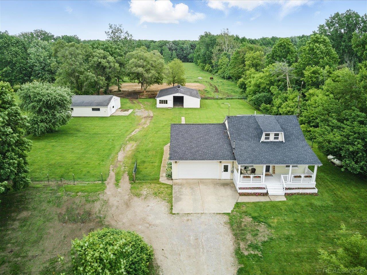 13485 South Block Road Birch Run, MI 48415 - Photo 38 of 61 50205356-65291b02-25d9-4727-a9b7-1a50330e30c9.JPG