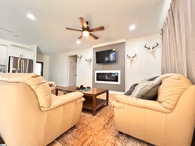 $315,000 | 706 Carolyn Drive, Clinton, SC 29325