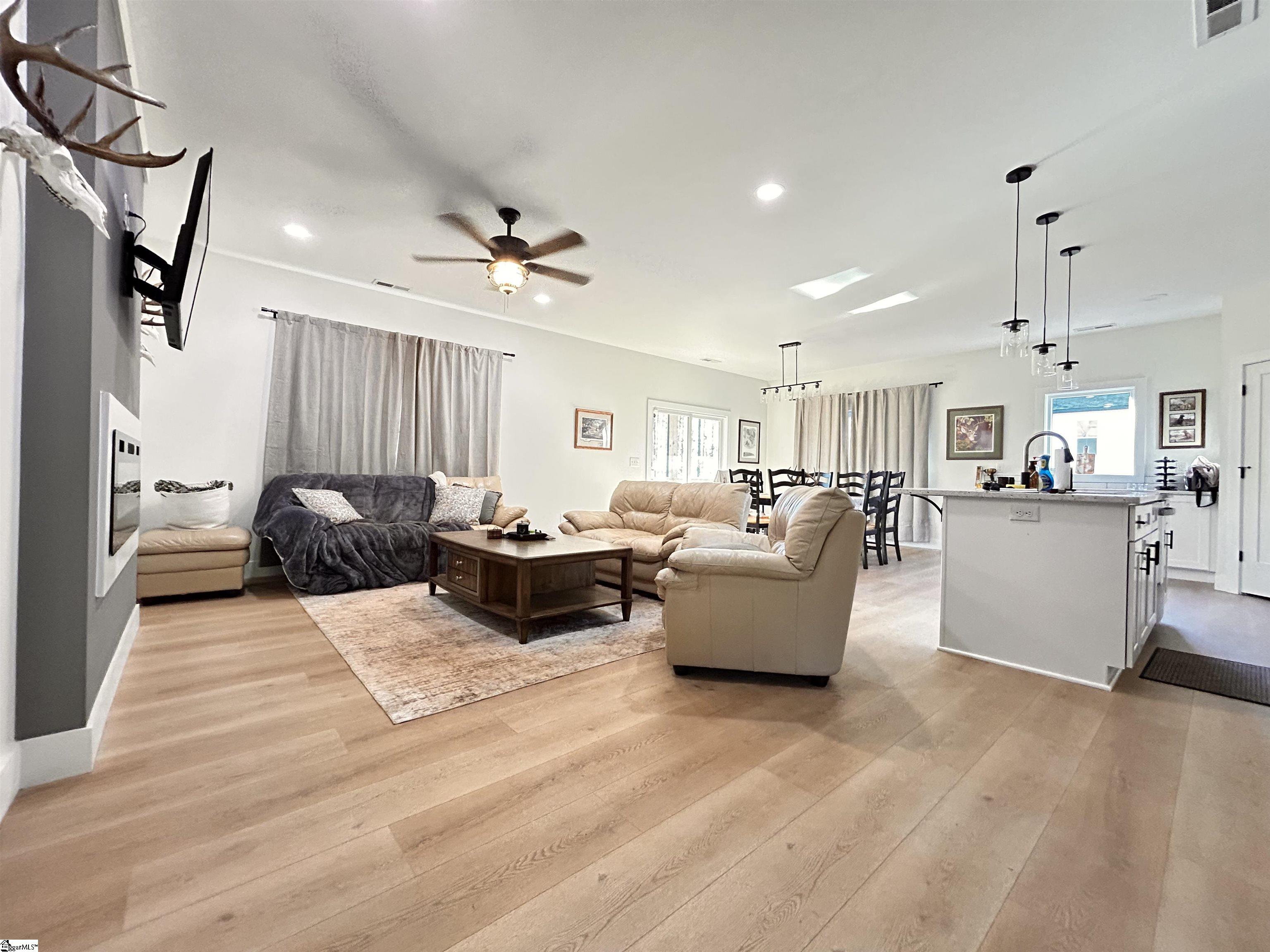 706 Carolyn Drive Clinton, SC 29325 - Photo 7 of 16