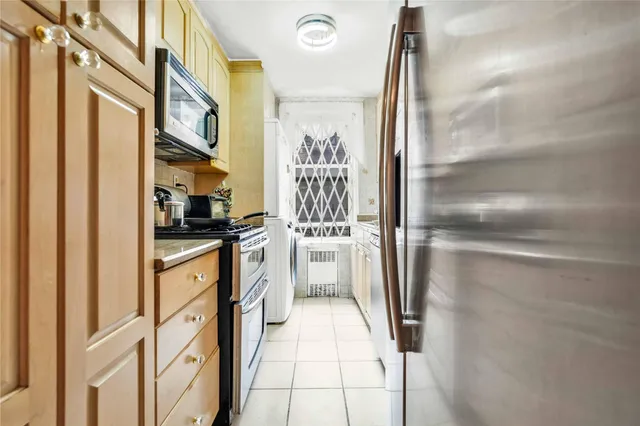 $575,000 | 42-25 80th Street, Unit 1F | Elmhurst