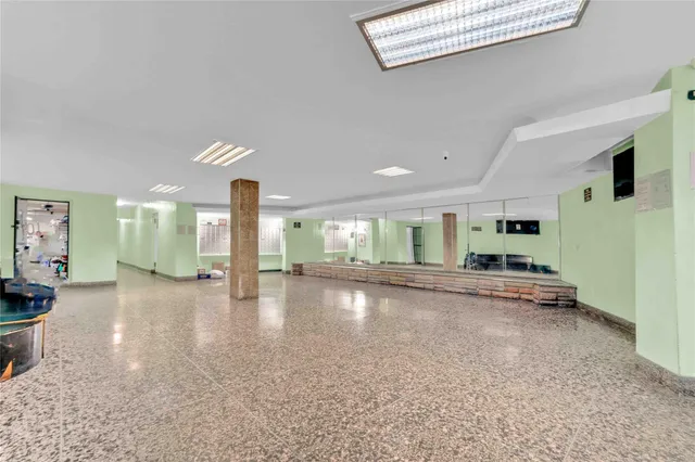 $575,000 | 42-25 80th Street, Unit 1F | Elmhurst