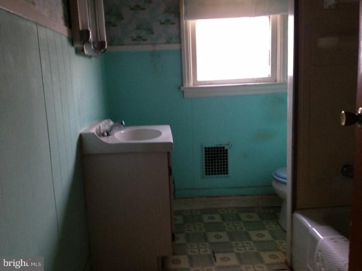 22 Princeton Road Audubon, NJ 08106 - Photo 17 of 25 Bathroom