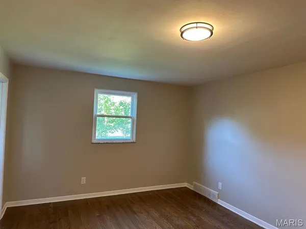 $2,295 | 7 Dana Drive, Florissant, MO 63033