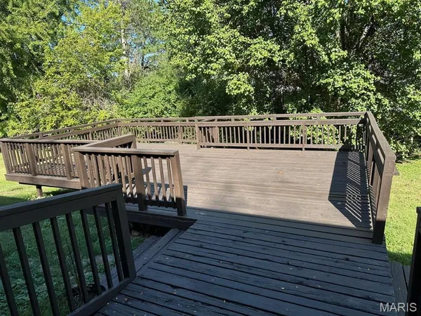 $2,295 | 7 Dana Drive, Florissant, MO 63033