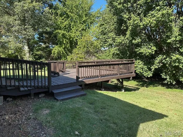 $2,295 | 7 Dana Drive, Florissant, MO 63033