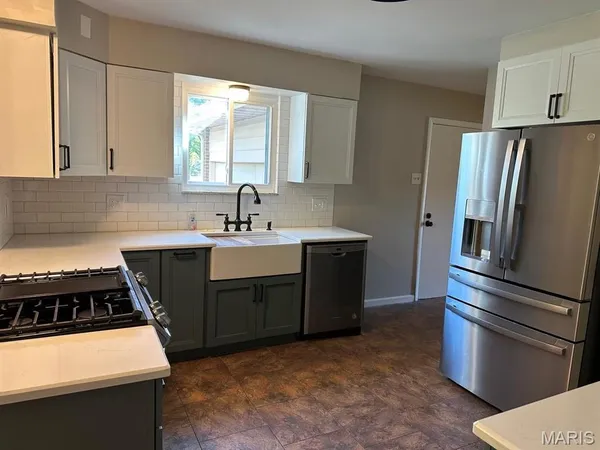 $2,295 | 7 Dana Drive, Florissant, MO 63033