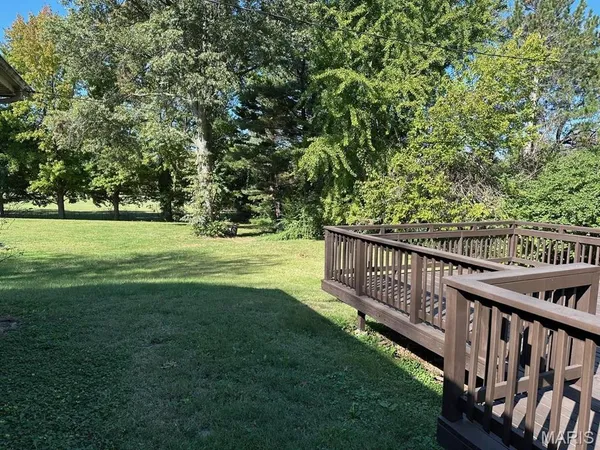 $2,295 | 7 Dana Drive, Florissant, MO 63033