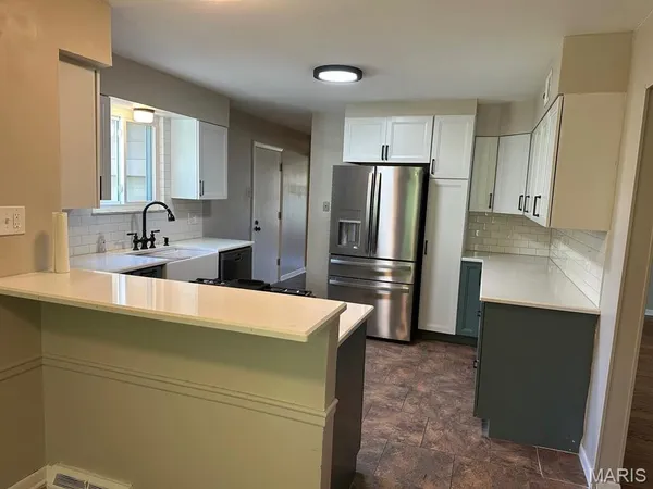 $2,295 | 7 Dana Drive, Florissant, MO 63033