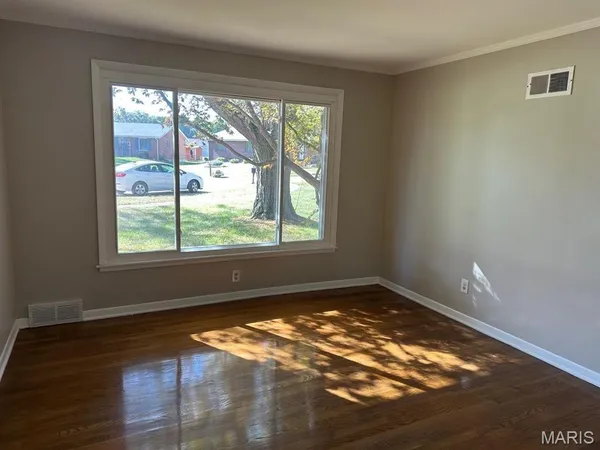 $2,295 | 7 Dana Drive, Florissant, MO 63033