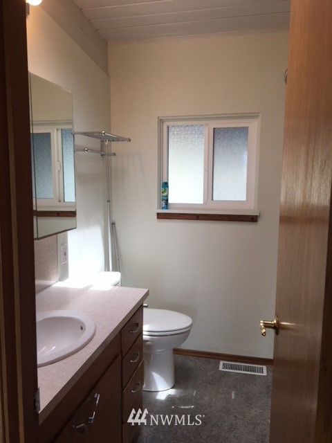 4609 Anaco Beach Road Anacortes, WA 98221 - Photo 5 of 8 Gallery Image 5