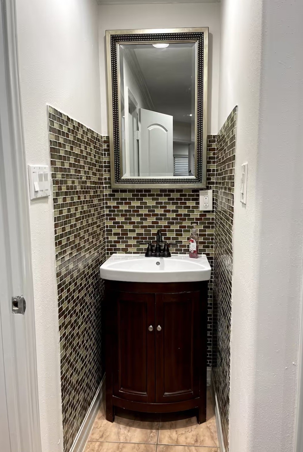 2809 Tooke Street, Unit 4 Houston, TX 77023 - Photo 4 of 8 Bathroom vanity