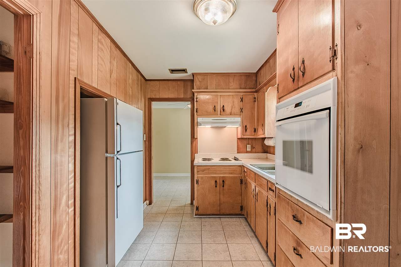 151 Sara Avenue South Daphne, AL 36527 - Photo 7 of 25 Kitchen