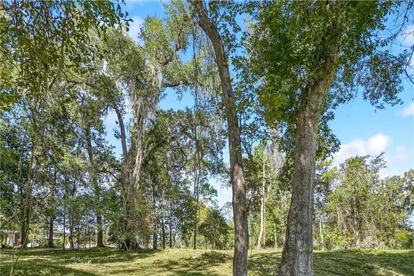$1,850,000 | 11 Lake Forest Drive, Covington, LA 70433