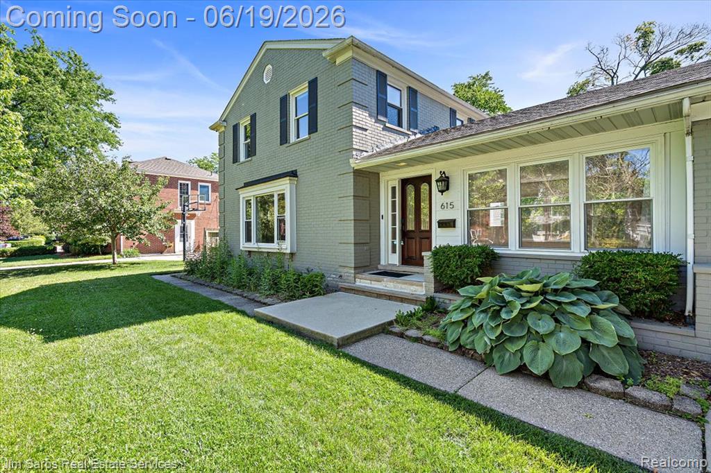 615 Lakepointe Street Grosse Pointe, MI 48230 - Photo 2 of 34