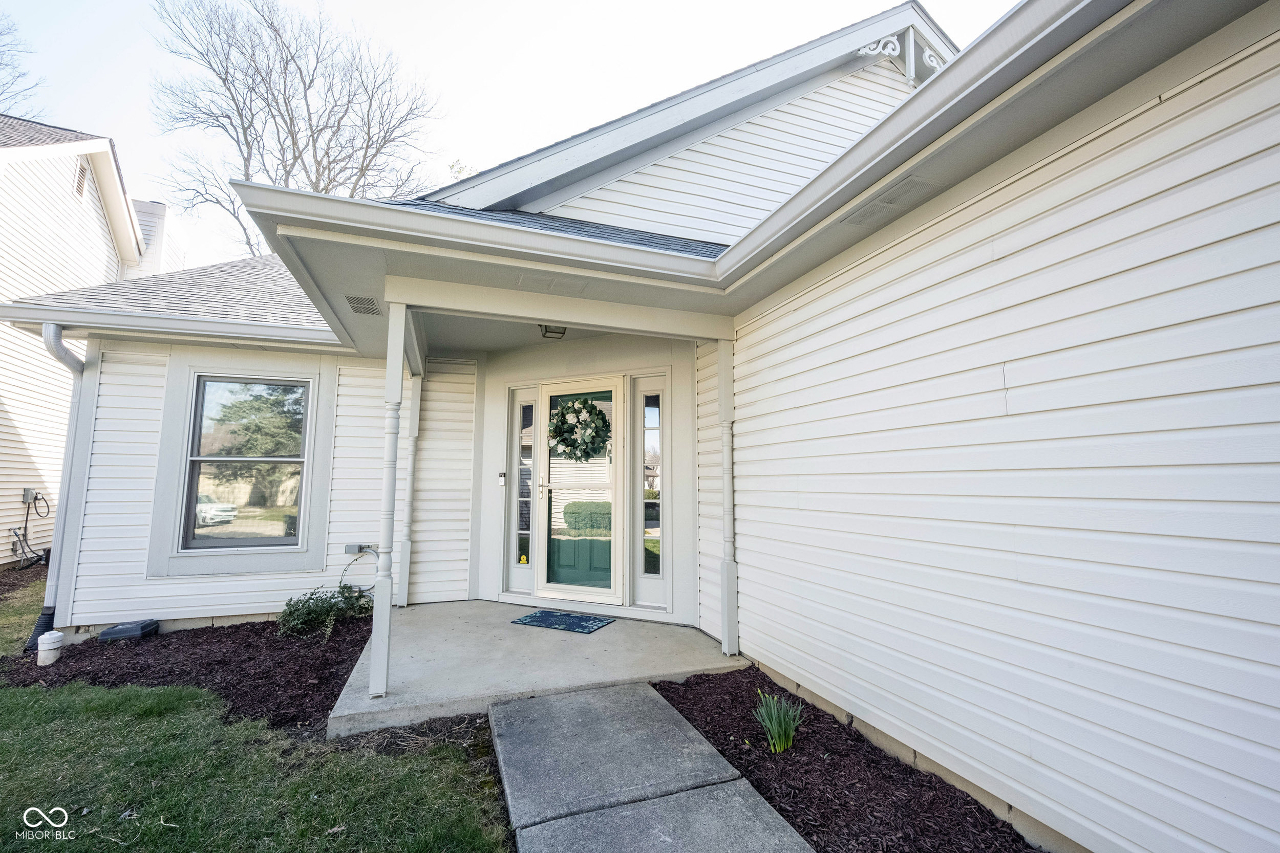 9303 Aintree Drive Indianapolis, IN 46250 - Photo 3 of 44