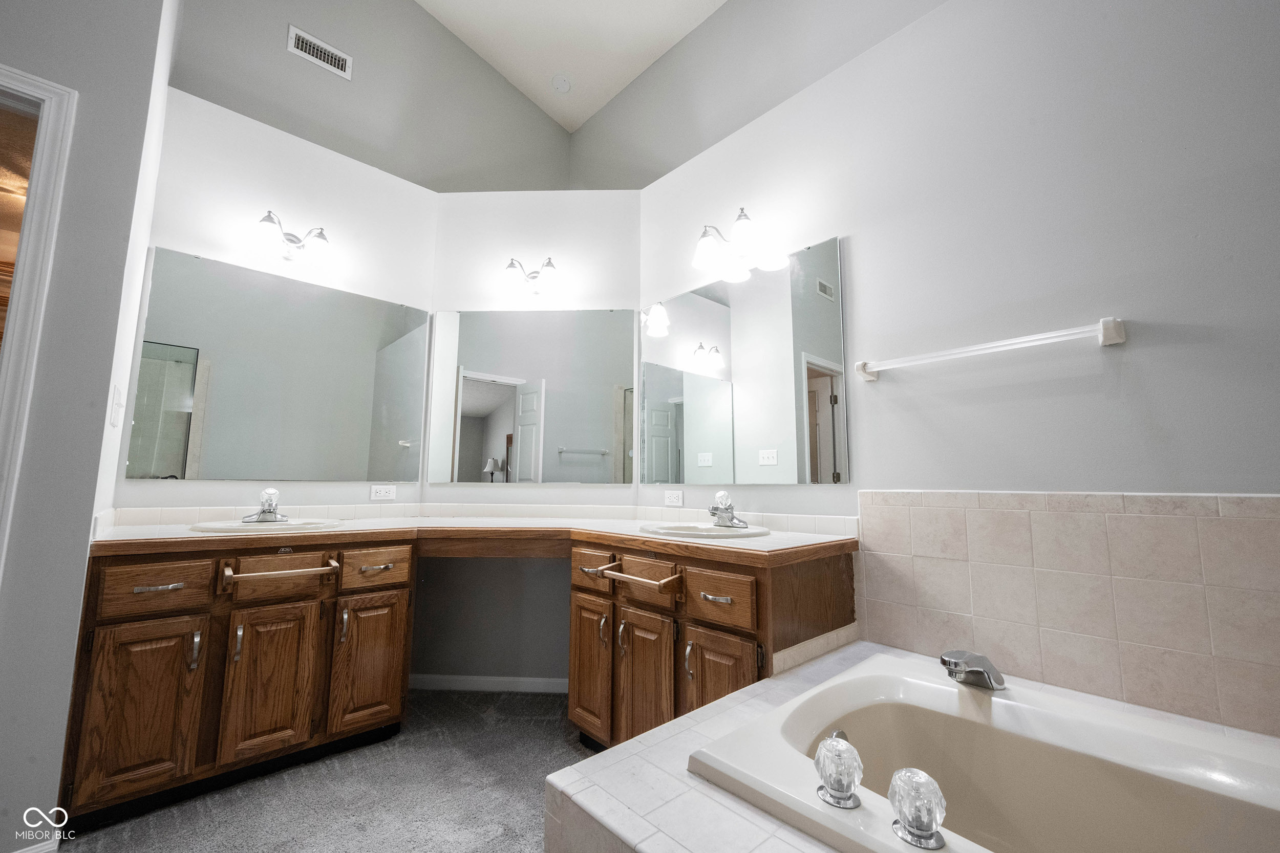 9303 Aintree Drive Indianapolis, IN 46250 - Photo 38 of 44