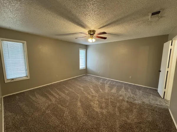 $1,250 | 6802 4th Street, Unit B, Lubbock, TX 79416