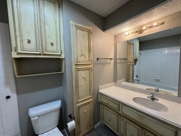 $1,250 | 6802 4th Street, Unit B, Lubbock, TX 79416