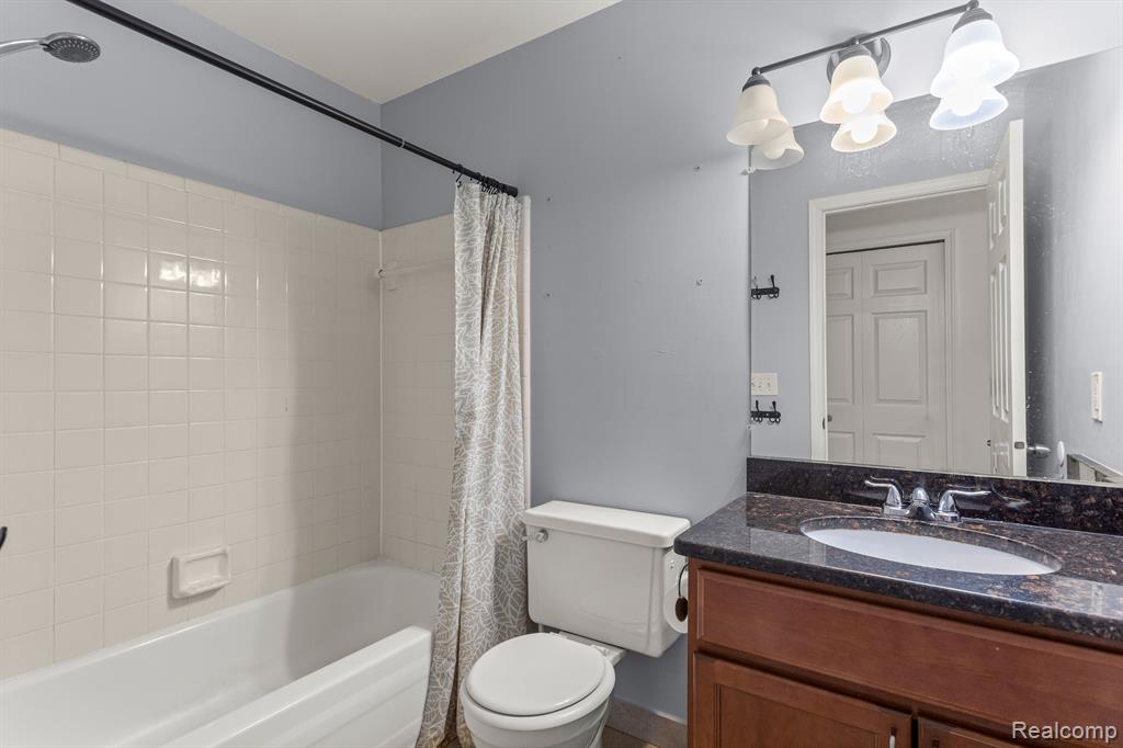 1082 Barneswood Lane Rochester, MI 48306 - Photo 12 of 26