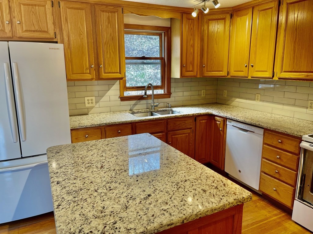 323 North Road Hampden, MA 01036 - Photo 11 of 33 Gallery Image 11