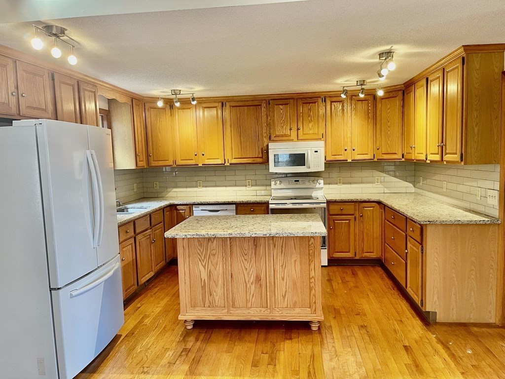 323 North Road Hampden, MA 01036 - Photo 10 of 33 Gallery Image 10