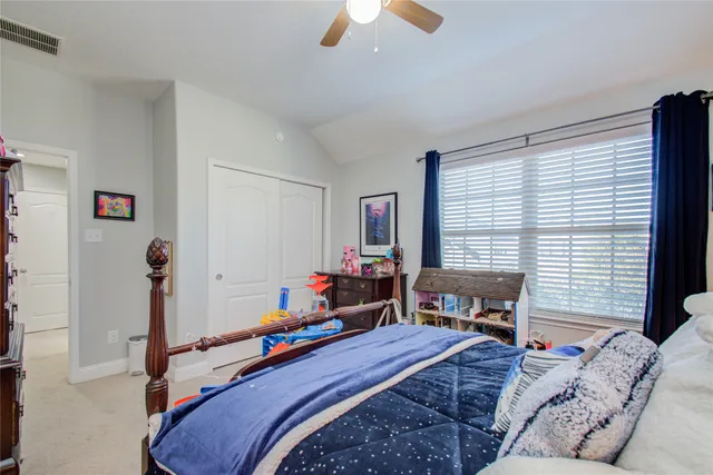 $3,300 | 19 Canterborough Place, Tomball, TX 77375