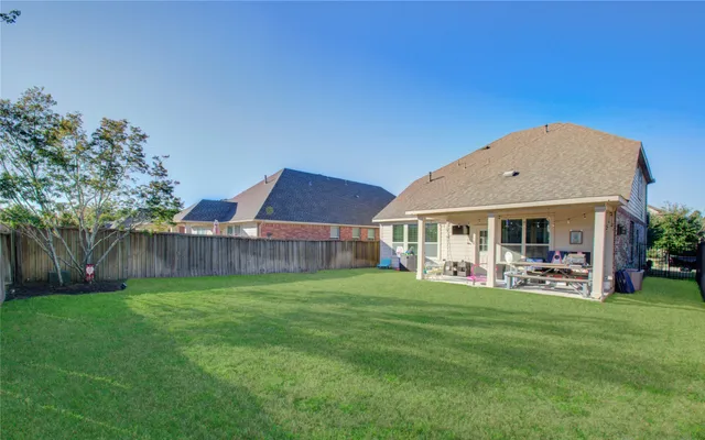 $3,300 | 19 Canterborough Place, Tomball, TX 77375