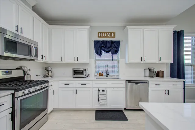 $3,300 | 19 Canterborough Place, Tomball, TX 77375