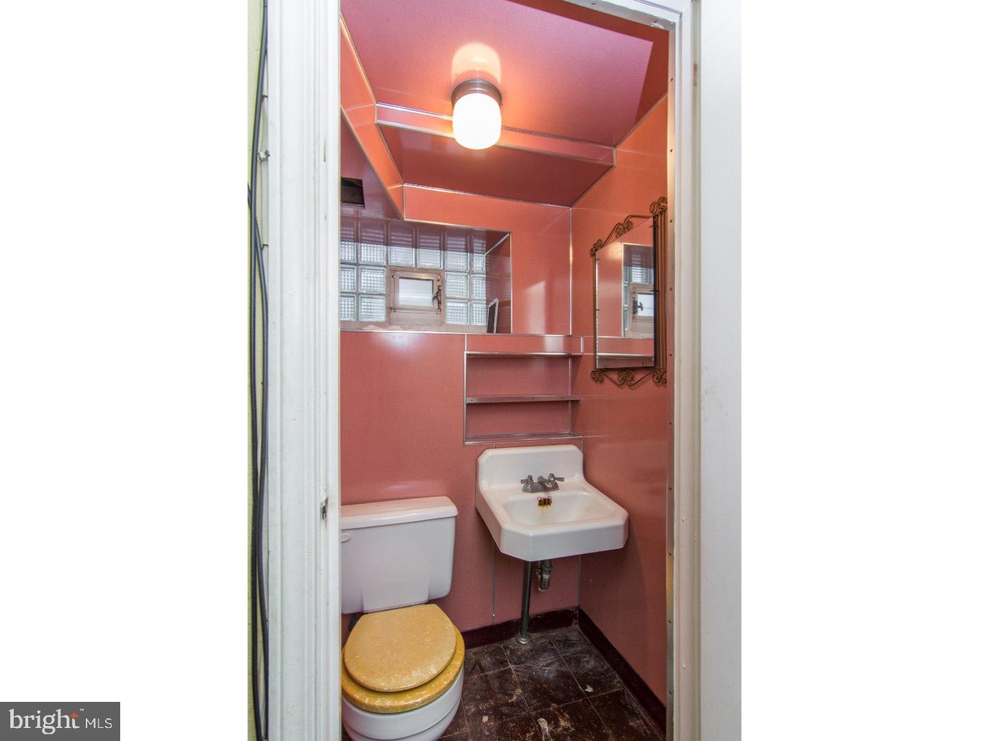 977 Vernon Road Philadelphia, PA 19150 - Photo 11 of 24 Gallery Image 11