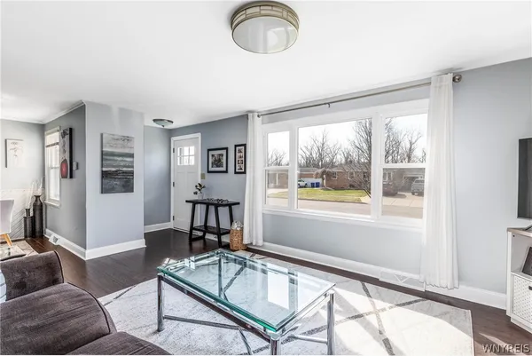 $259,900 | 44 Dover Drive, West Seneca, NY 14224