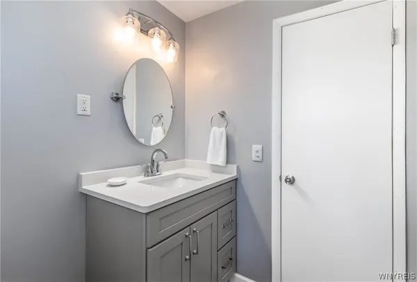 $259,900 | 44 Dover Drive, West Seneca, NY 14224