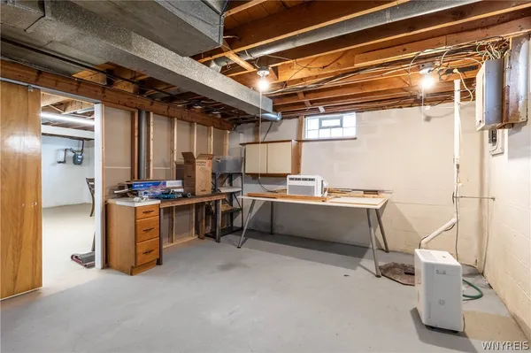 $259,900 | 44 Dover Drive, West Seneca, NY 14224