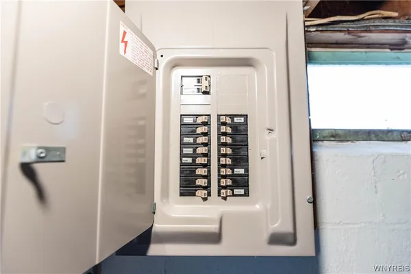 $259,900 | 44 Dover Drive, West Seneca, NY 14224