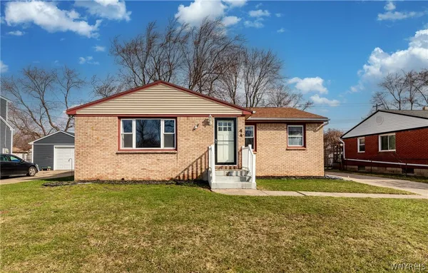 $259,900 | 44 Dover Drive, West Seneca, NY 14224