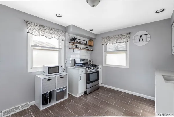 $259,900 | 44 Dover Drive, West Seneca, NY 14224