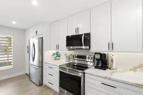 $329,000 | 1415 Southwest 27th Avenue, Unit 104, Delray Beach, FL 33445