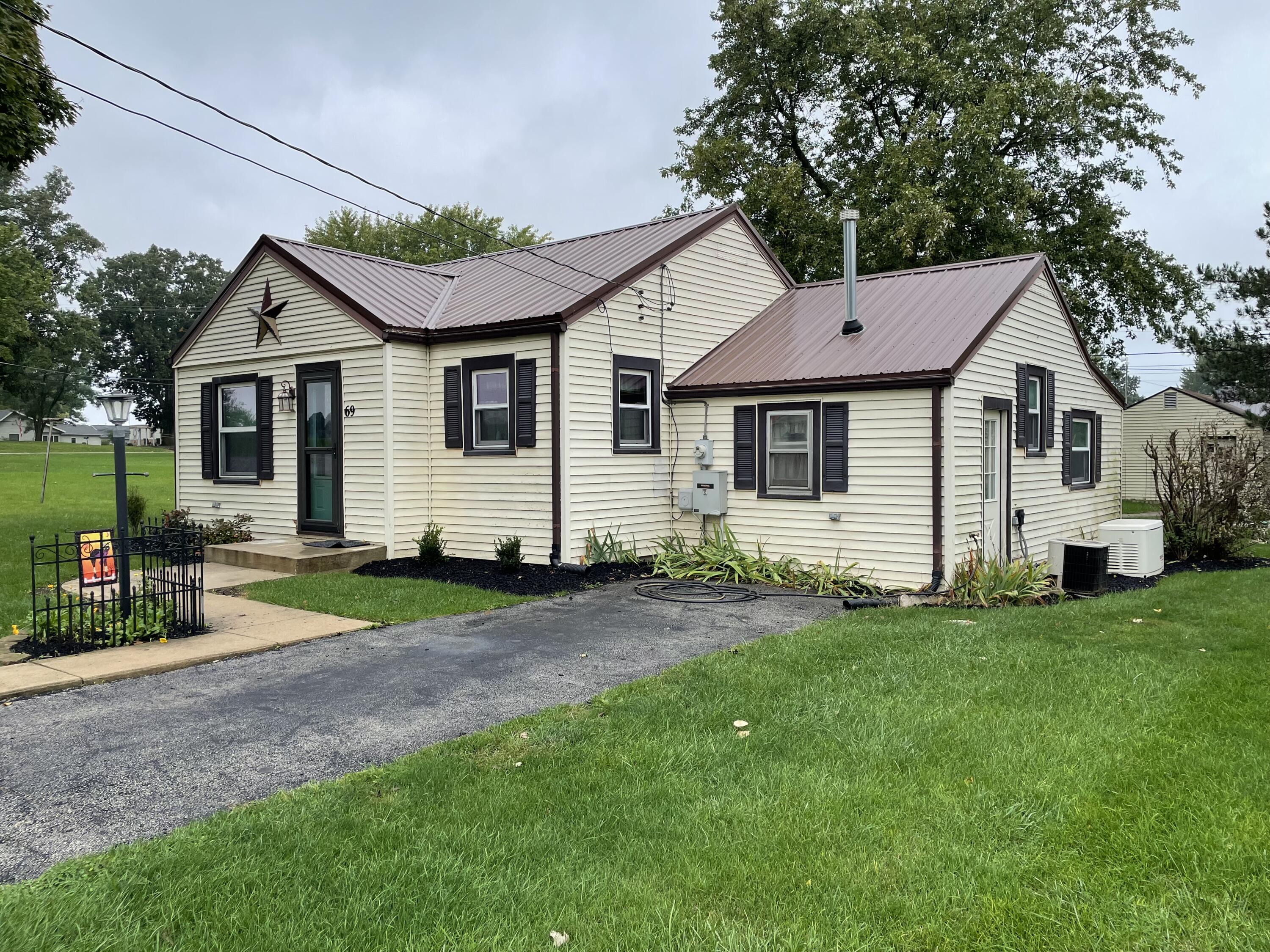 69 West Riley Road Montezuma, OH 45866 - Photo 2 of 34