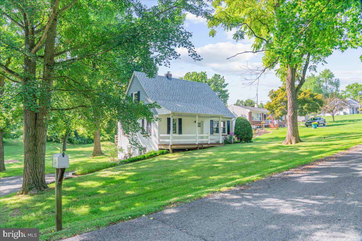 134 Lake Road Phoenixville, PA 19460 - Photo 2 of 44 Gallery Image 2