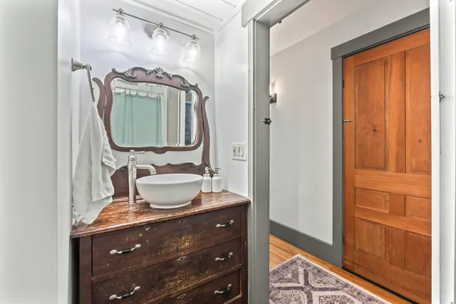 $1,335,000 | 1588 Pond Road, Mount Vernon, ME 04352