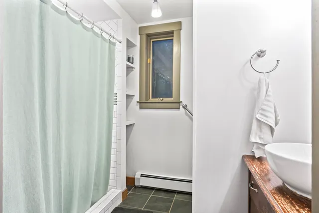 $1,335,000 | 1588 Pond Road, Mount Vernon, ME 04352