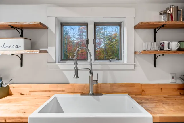 $1,335,000 | 1588 Pond Road, Mount Vernon, ME 04352